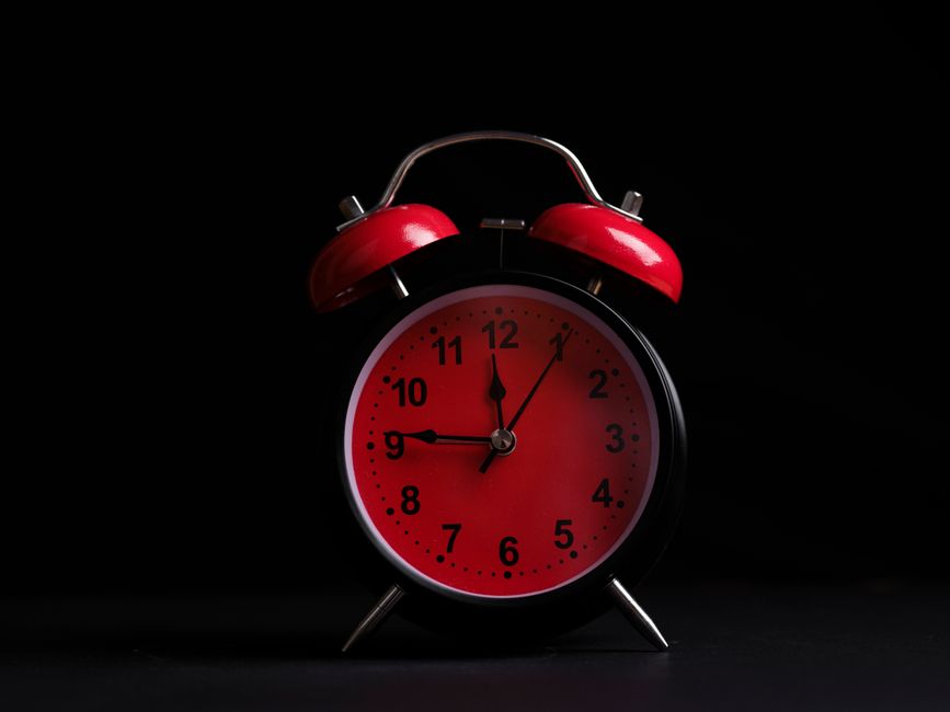 Ícone de notificação de aviso em interface de aplicativo de gerenciamento